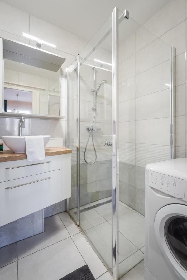 Bpr Blue Paradise With A/c Apartment Budapest